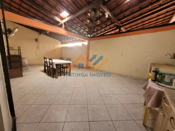 Imagem Casa em ótima localização no bairro Bom Retiro - Ipatinga