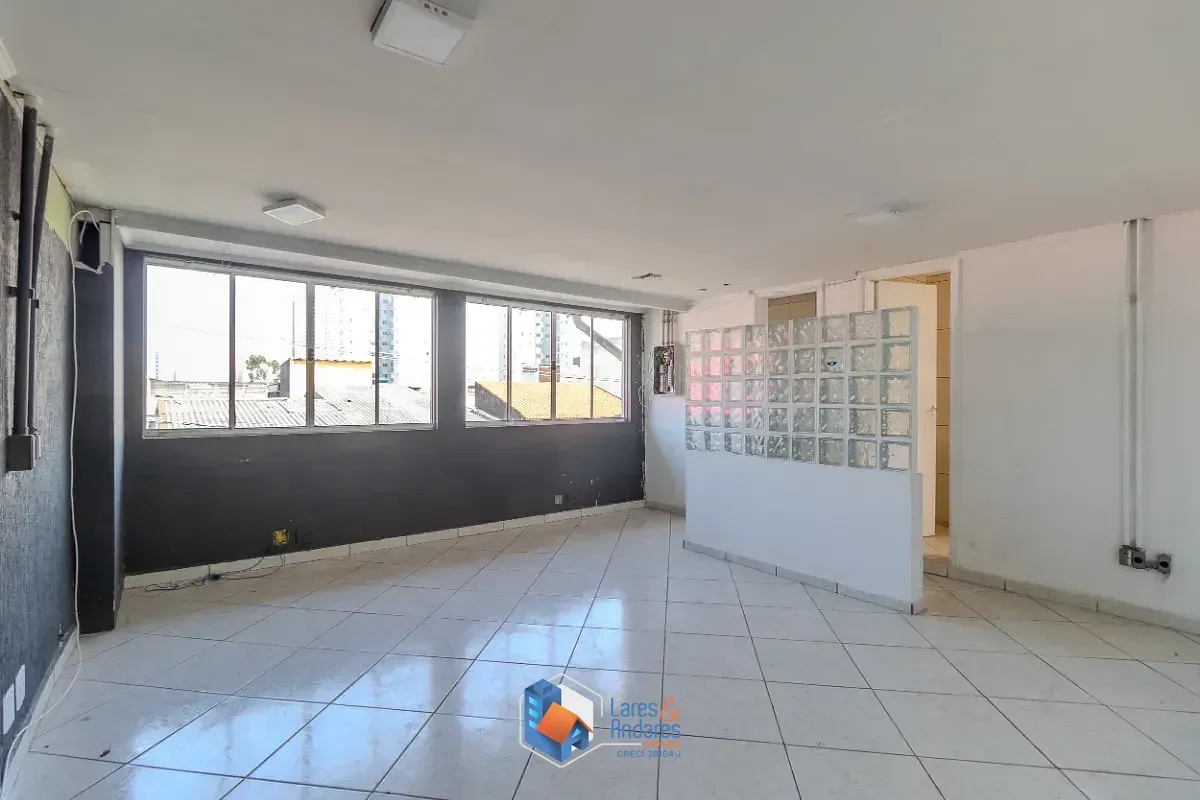 Imagem Casa para venda em Vila Ema com 7 quartos, sendo 1 suíte, 450m²