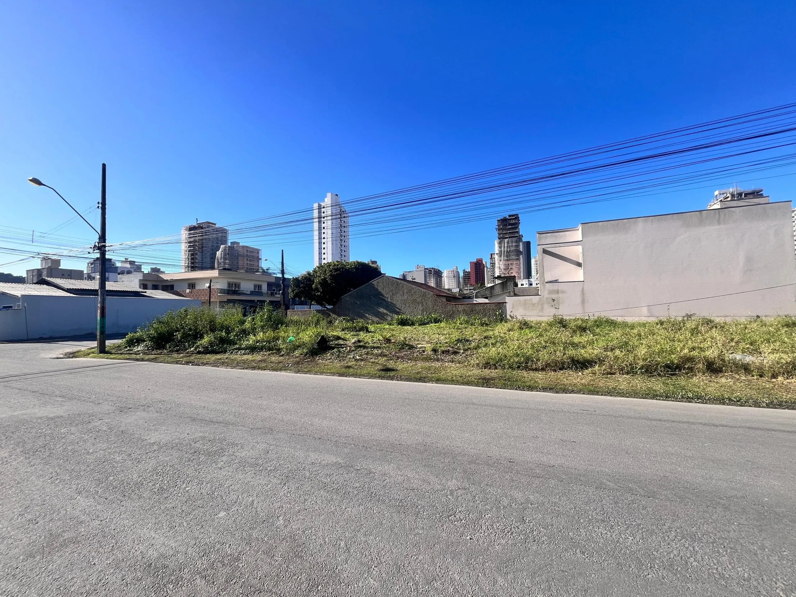 Foto do imóvel Terreno à venda com 504m2 por R$ 2.300.000,00
