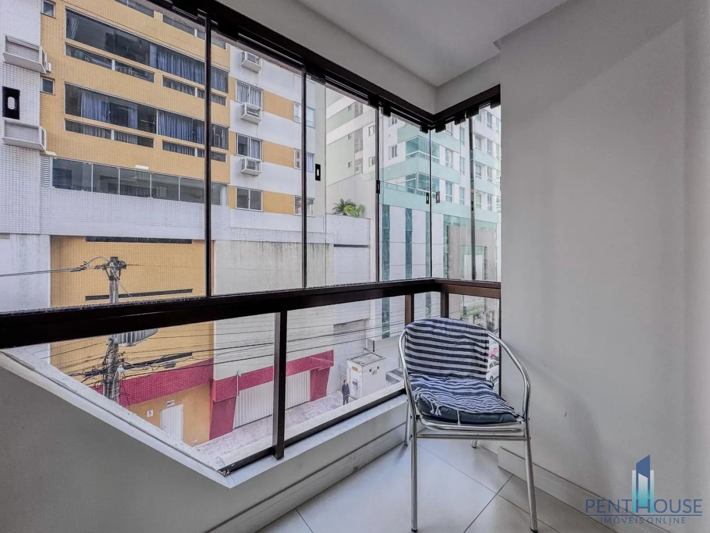 Imagem Apartamento Zona Central para Venda em Balneário Camboriú, CENTRO, 2 dormitórios, 1 suíte, 2 banheiros, 1 vaga