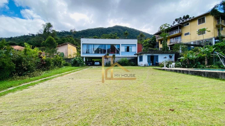 Imagem Casa com 3 dormitórios sendo 2 suítes à venda, 161 m² Carlos Guinle - Teresópolis/RJ