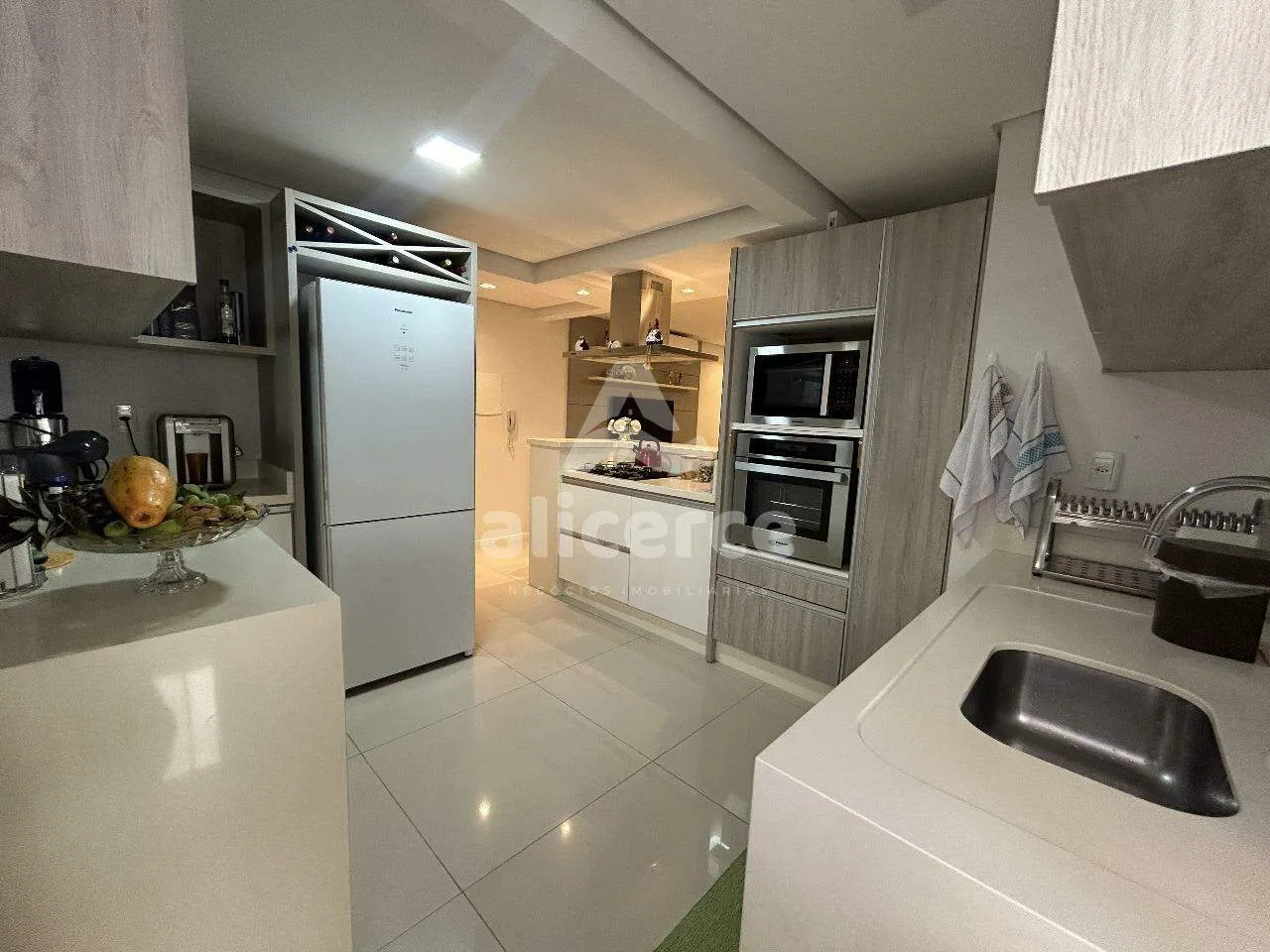 Imagem Apartamento à venda com 3 quartos 1 suíte, 89,56m² em Balneário Florianópolis
