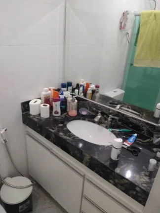 Imagem Excelente apartamento com área privativa em formato de 'U" com árvores.....