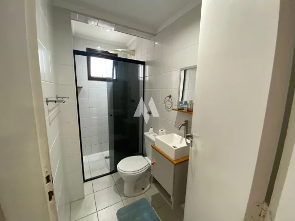 Imagem Apartamento 2 dormitórios, com vaga e lazer no prédio.Quadra da praia do Itararé, São Vicente/SP