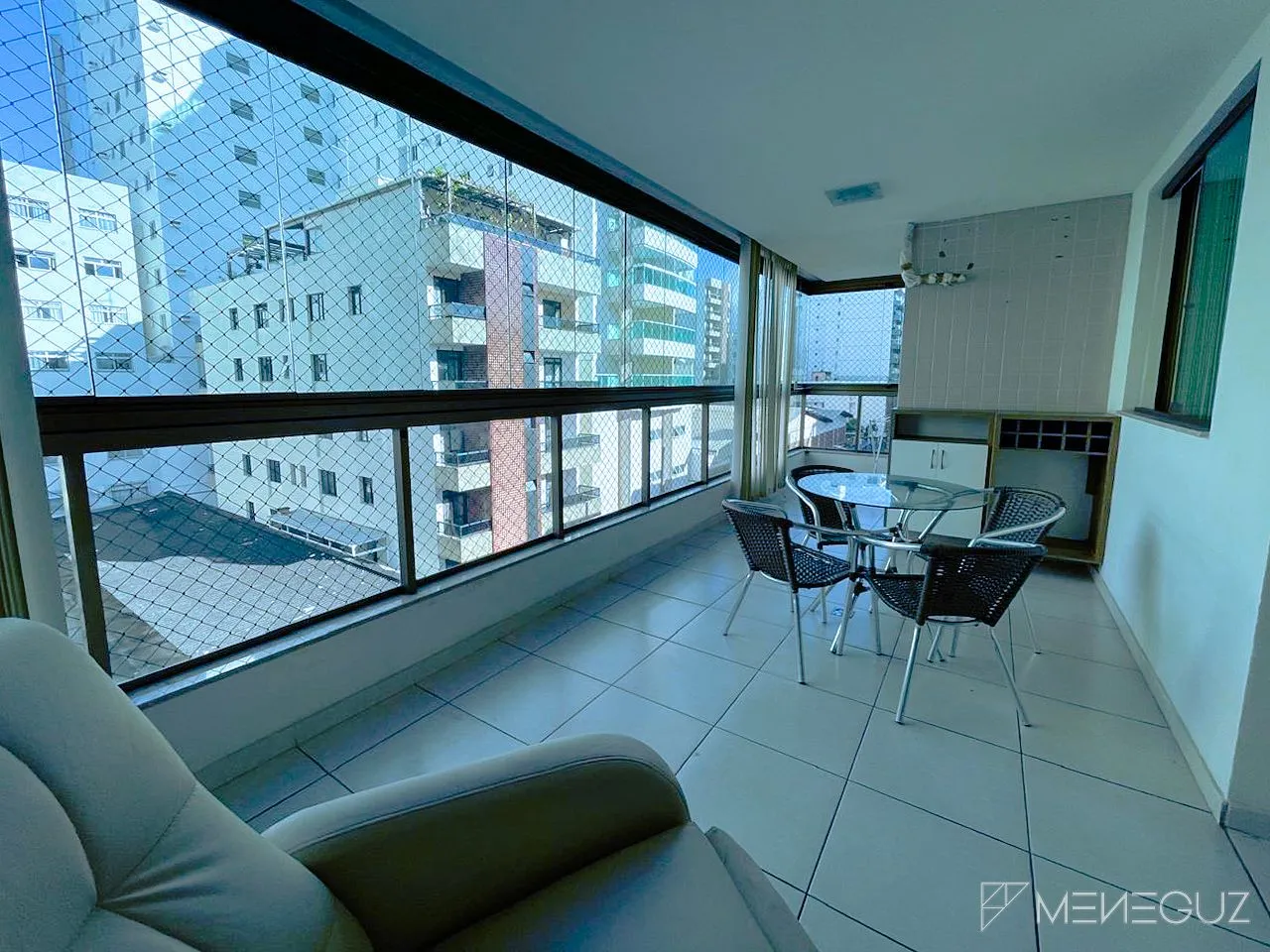 Apartamento 3 Quartos para venda a uma quadra do mar na praia do morro