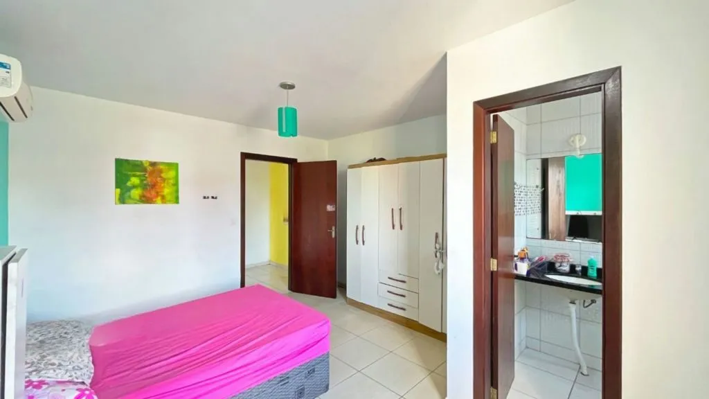 Imagem Casa de 2 dormitórios à venda Rua Heitor Kramer, Guarujá - Porto Alegre