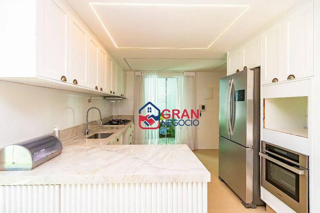 Imagem Casa em condomínio à venda, 4 suítes e 7 vagas