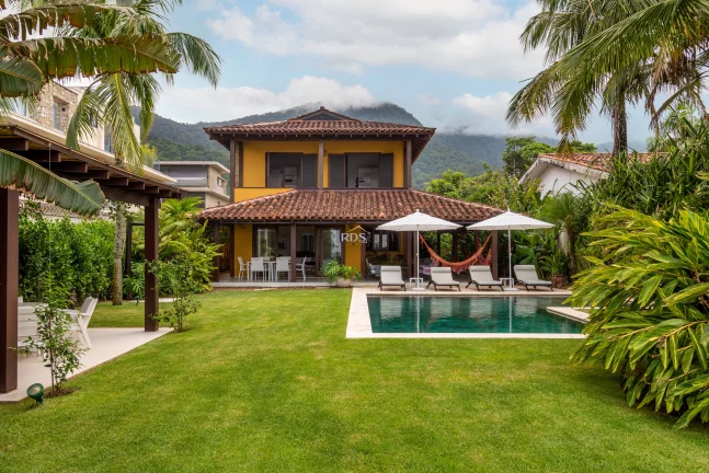 Imagem Vende linda casa em Maresias com 507m², 5 suítes, Litoral norte com acesso privativo à praia.