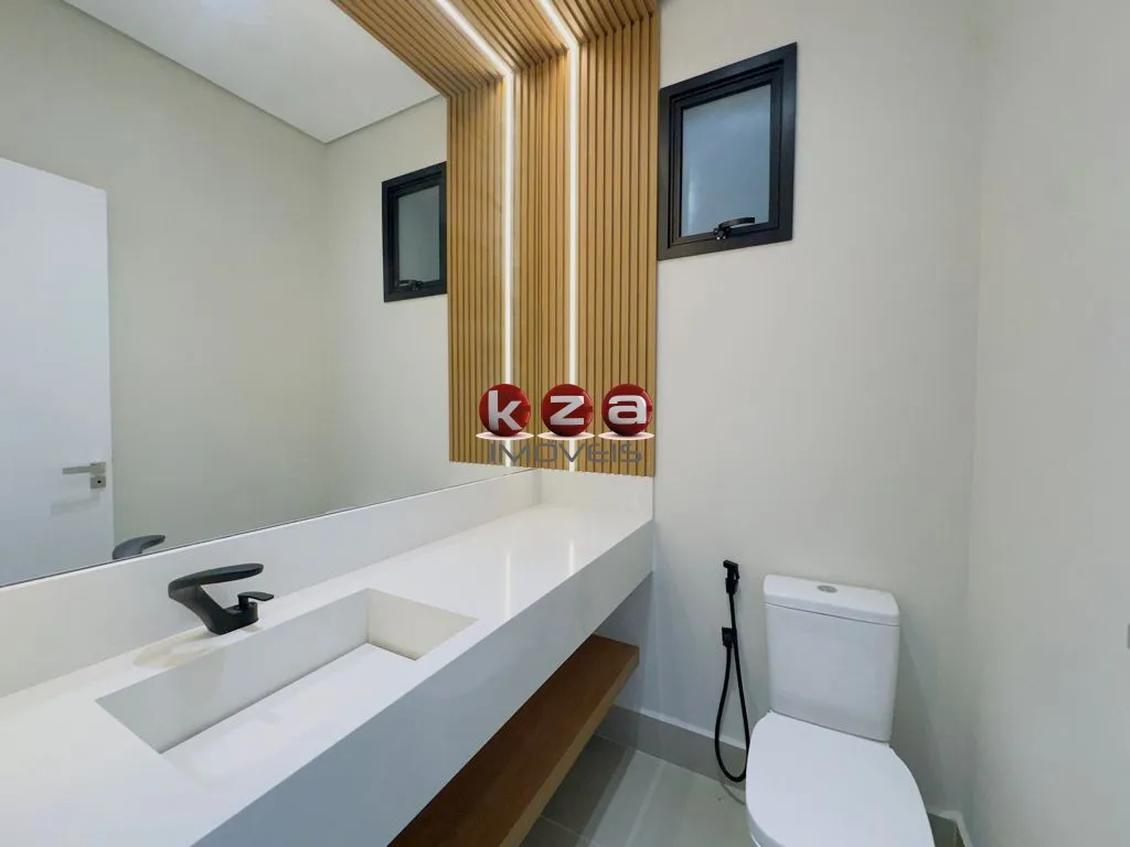 Imagem Imóvel de alto padrão em condomínio fechado: casa com 3 suítes e 2 vagas na melhor localização de Valinhos-SP, Condomínio Villa do Sol.