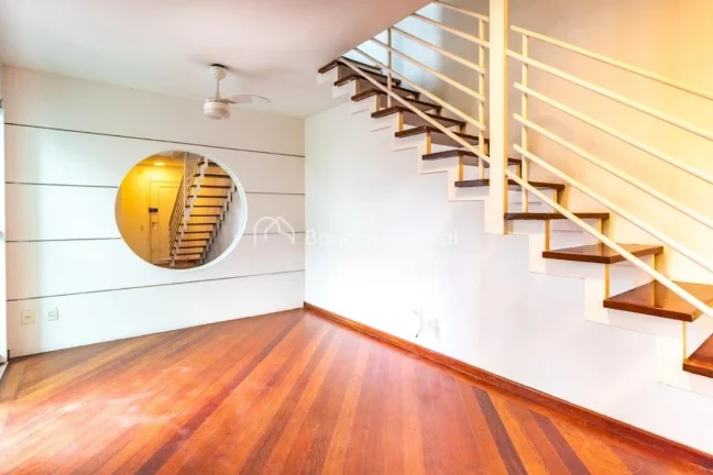 Imagem Charmoso duplex com 2 suítes, living para 2 ambientes, lavabo, cozinha planejada, área de serviço...