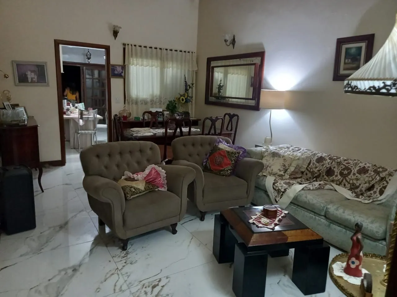 Imagem Excelente casa localzada ma Rua Santo Camaratto com 4 D e 1 suite