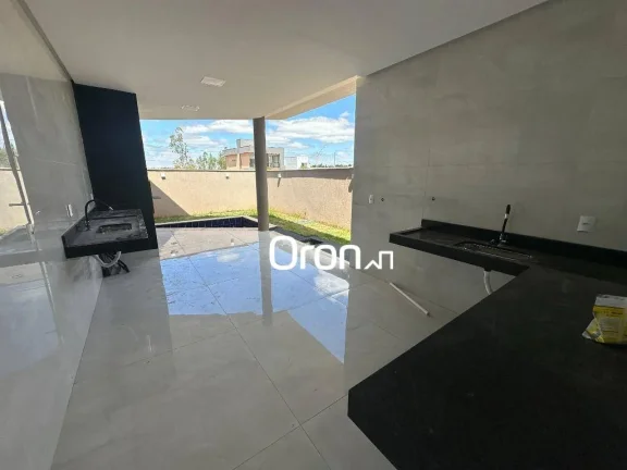 Imagem Casa à venda, 138 m² por R$ 900.000,00 - Terras Alpha 2 - Senador Canedo/GO