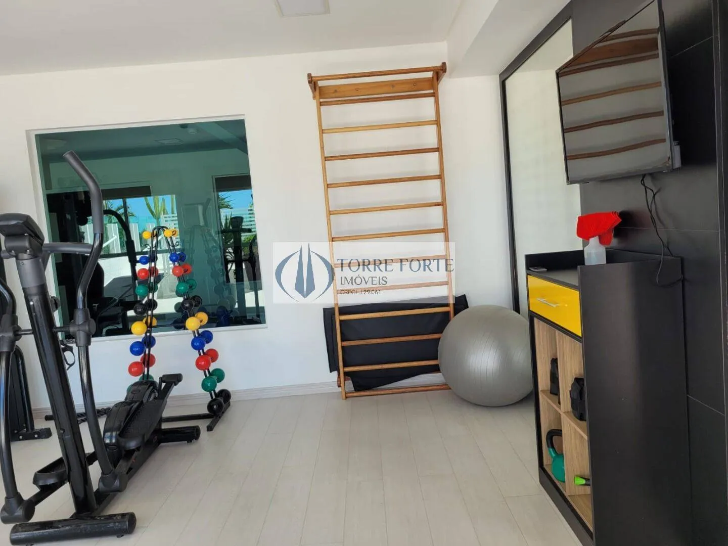 Imagem Maravilhoso apartamento 3 dormitórios, 1 suíte, 2 vagas pé na areia