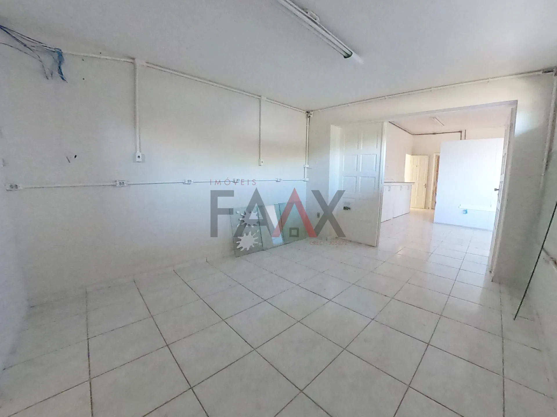 Imagem Sala comercial de próximo ao Hospital São Vicente no centro em Guarapuava - PR