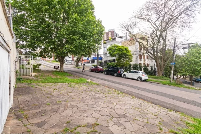 Imagem Casa para venda no bairro Chácara das Pedras em Porto Alegre