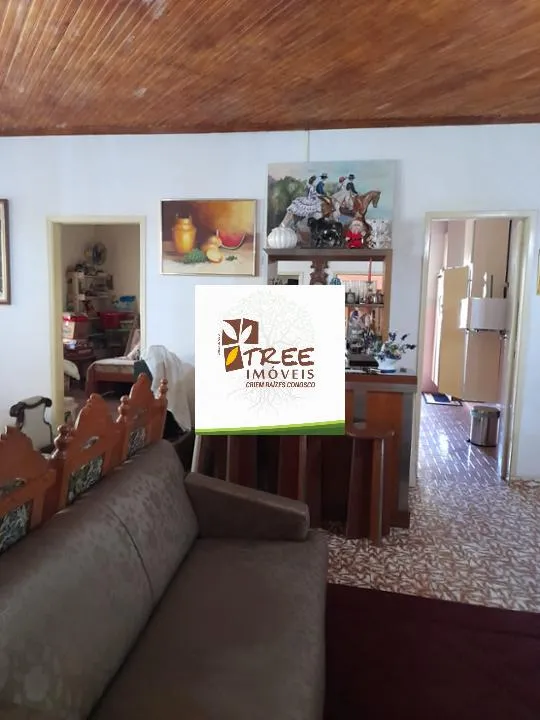 Imagem VENDA DE CHÁCARA NO VISTA ALEGRE, EM ARUJÁ/SP, OPORTUNIDADE com 5.160m², 4 quartos, sala ampla, cozinha ampla e grande área verde. CONSULTE-NOS
