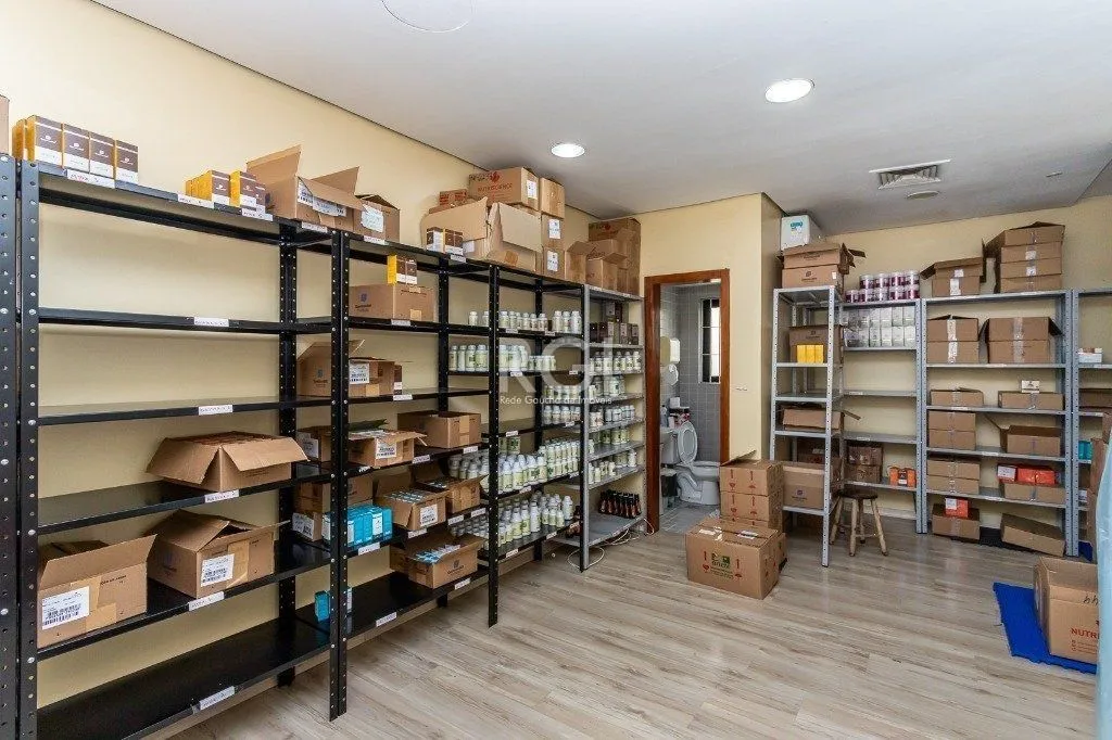 Imagem Loja Comercial na Av Cristóvão Colombo