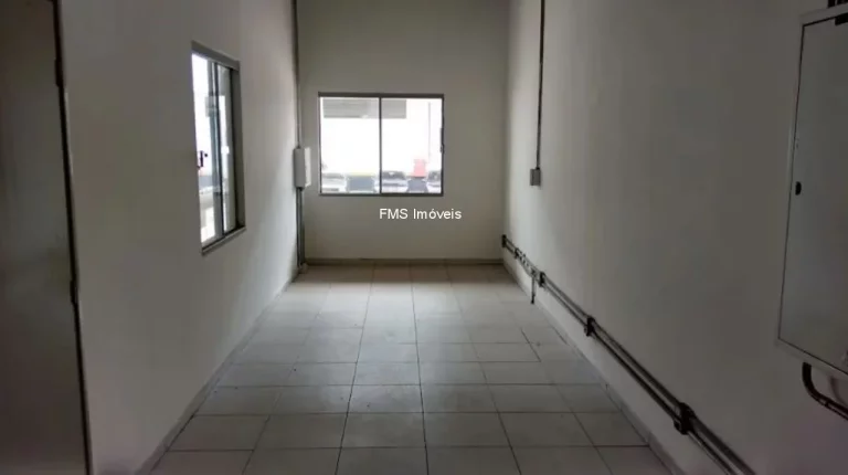 Imagem Galpão Comercial para Locação em Barueri-SP, Jardim Belval - 1.298m²