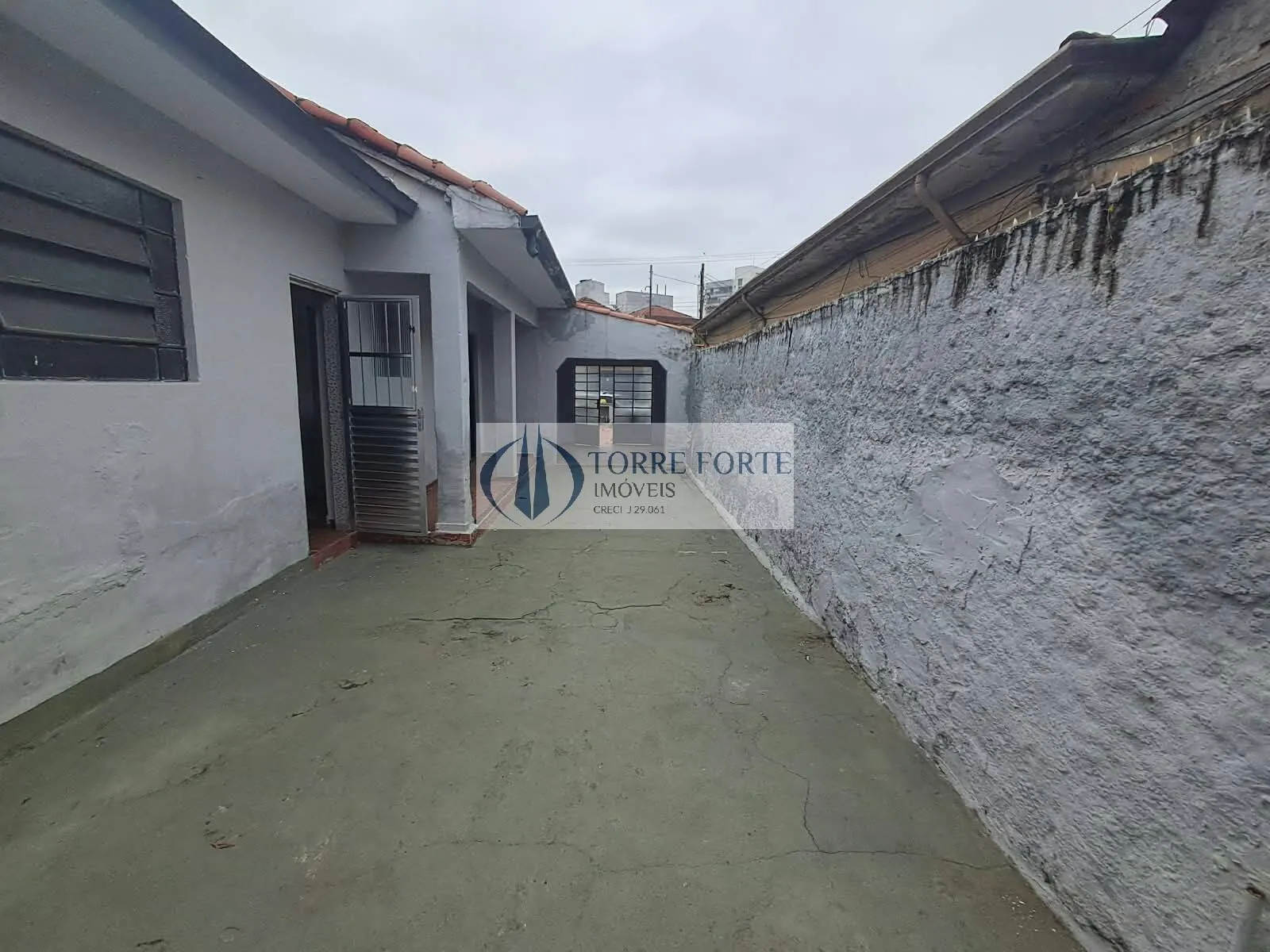 Imagem 2 casas mesmo terreno 5 dormitórios 2 banheiros 4 vagas na Vila Carrão