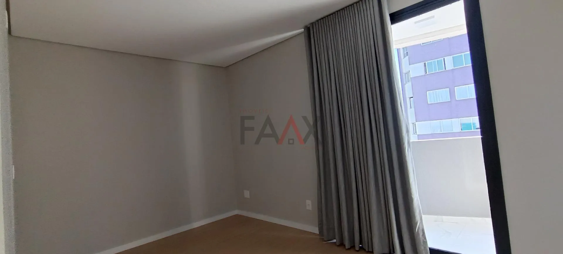 Imagem Apartamento à venda no Centro com 2 suítes mais vaga de garagem coberta