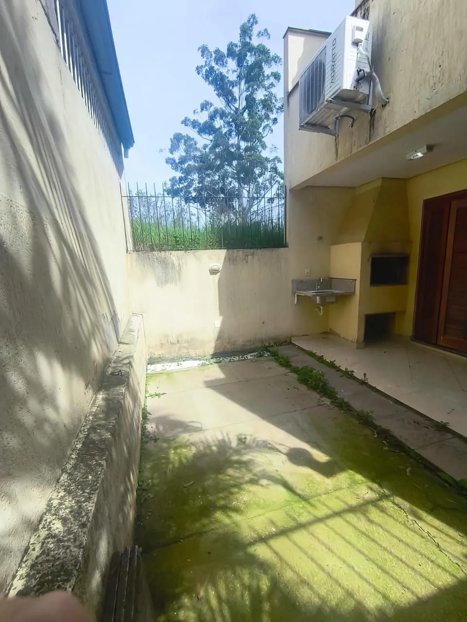 Imagem Casa de 3 dormitórios á venda no Bairro Guarujá - Porto Alegre
