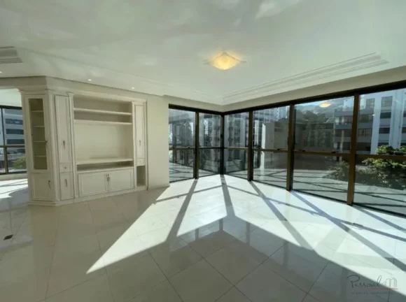 Imagem Apartamento 4 dormitórios sendo 3 Suites 3 vagas no Centro - Florianopolis Oportunidade Única no C...