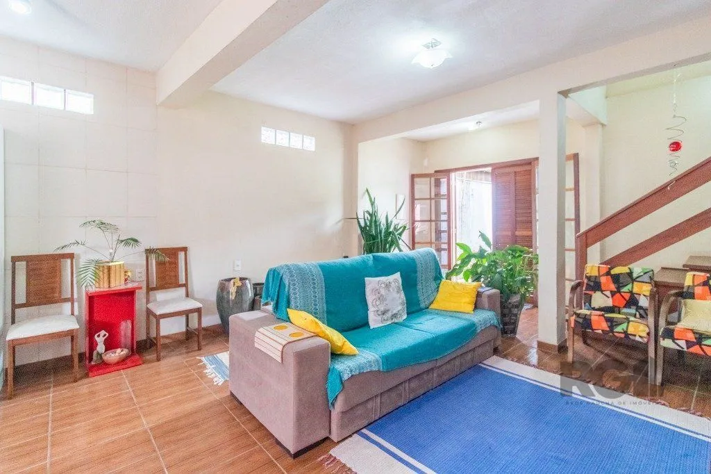 Imagem Casa com 3 dormitórios e 3 vagas no bairro Santa Tereza