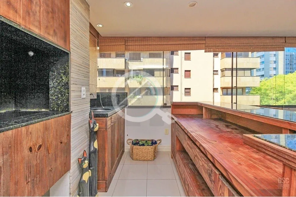 Imagem Apartamento MOBILIADO com 137 m² privativos na melhor localização da Av. Lageado, próximo ao Uni...