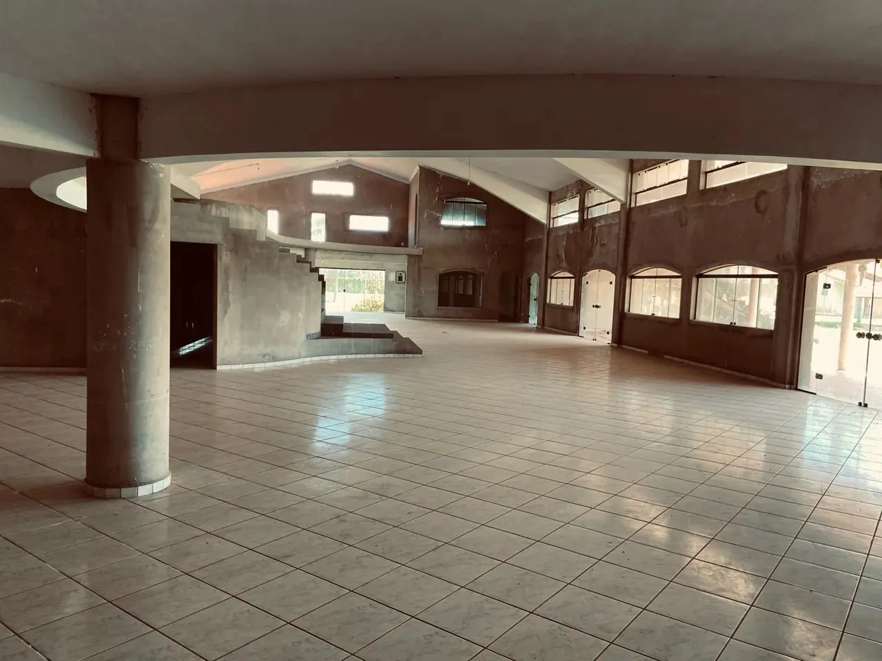 Imagem Fazenda comercial de alto padrão no Centro de SP: 28 quartos e 24.500 m² de área!