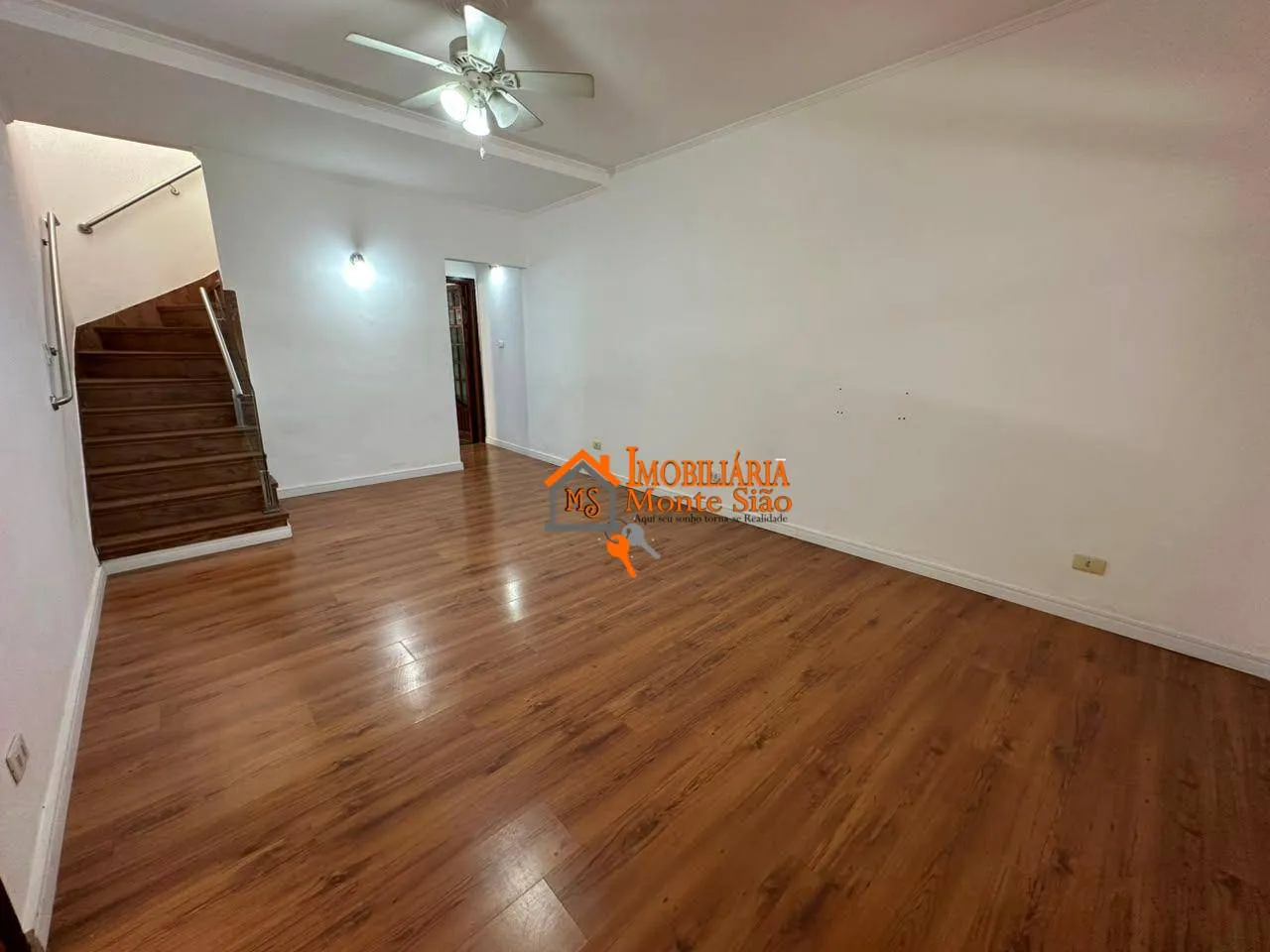 Imagem Sobrado com 5 dormitórios à venda, 221 m² por R$ 990.000 - Jardim Vila Galvão - Guarulhos/SP
