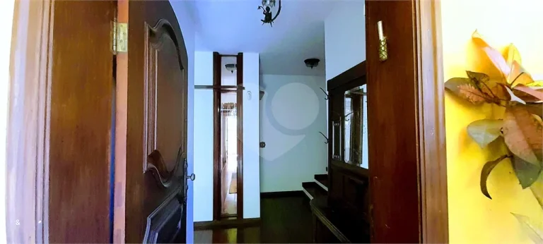 Imagem Sobrado à venda com 4 quartos, sendo 4 suítes, em Real Parque, São Paulo - SP