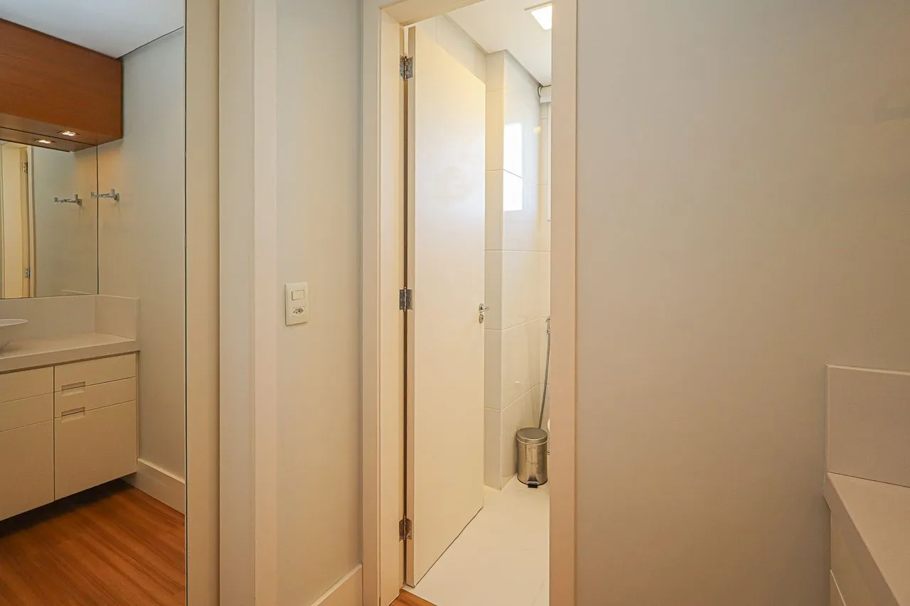 Imagem Apartamento de 3 quartos, 3 suítes, com 02 garagens individuais no Bairro Petrópolis, próximo a Encol.