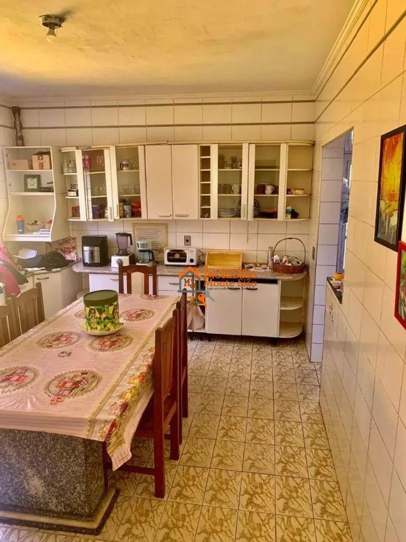 Imagem Sobrado com 3 dormitórios à venda, 430 m² por R$ 852.000,00 - Cidade Soberana - Guarulhos/SP