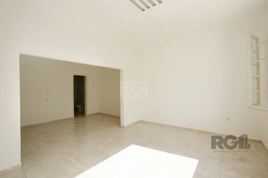 Imagem Prédio 3 andares. Composto de salas e apartamentos