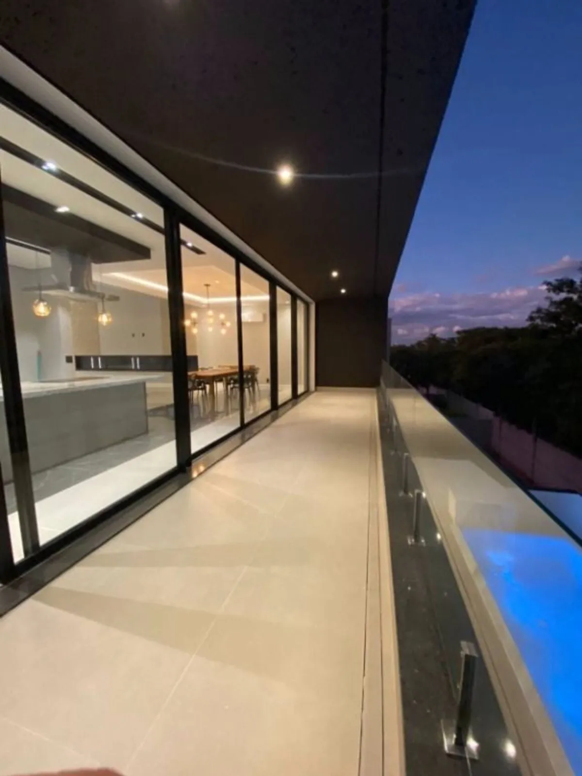 Imagem Casa Triplex no Condomínio Alphaville Nova Esplanada 1