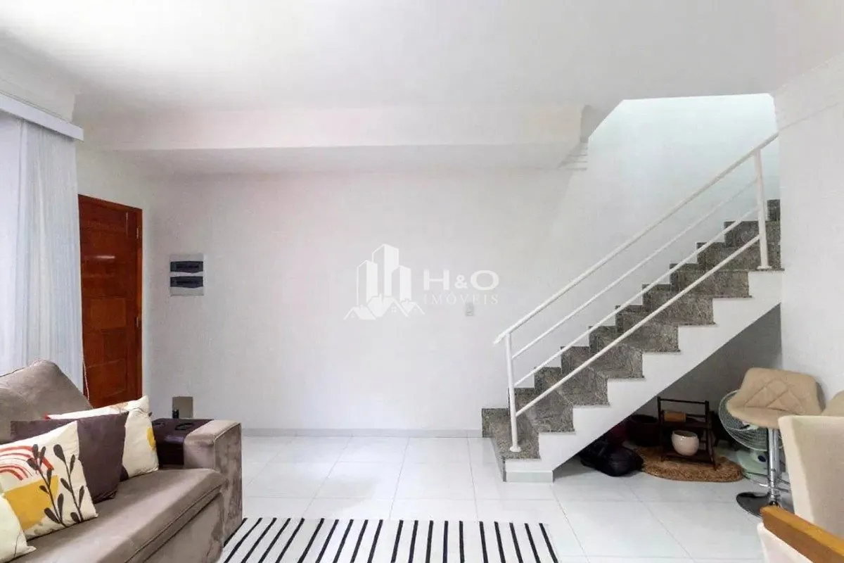 Imagem Sobrado em condomínio à venda na Vila Granada - 150 m² | 3 dormitórios | 1 suíte | 3 vagas
