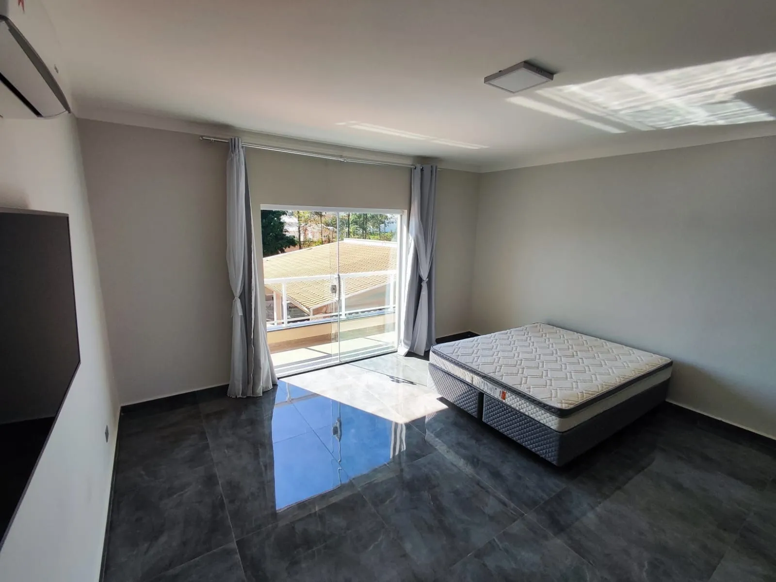 Imagem Luxuosa Casa de Campo em Condomínio Fechado Ninho Verde I Eco Residence - Interior de São Paulo