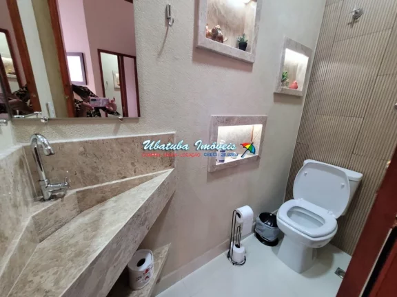 Imagem Linda casa com piscina em condomínio fechado em Ubatuba