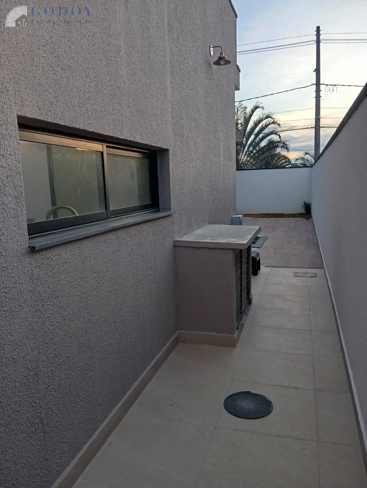 Imagem Residência Moderna com Área Gourmet, Piscina e 3 Suítes