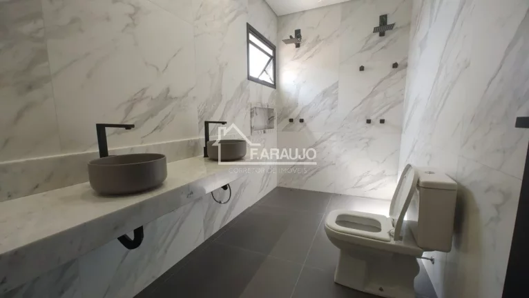 Imagem Casa em Condomínio à venda em Aldeia da Mata com 260m² 3 suítes, 4 vagas