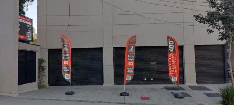 Imagem Loja Comercial de Alto Padrão em Santana, São Paulo-SP: 1 Sala, 2 Banheiros, 9 Vagas, 401m² - Venda ou Locação!