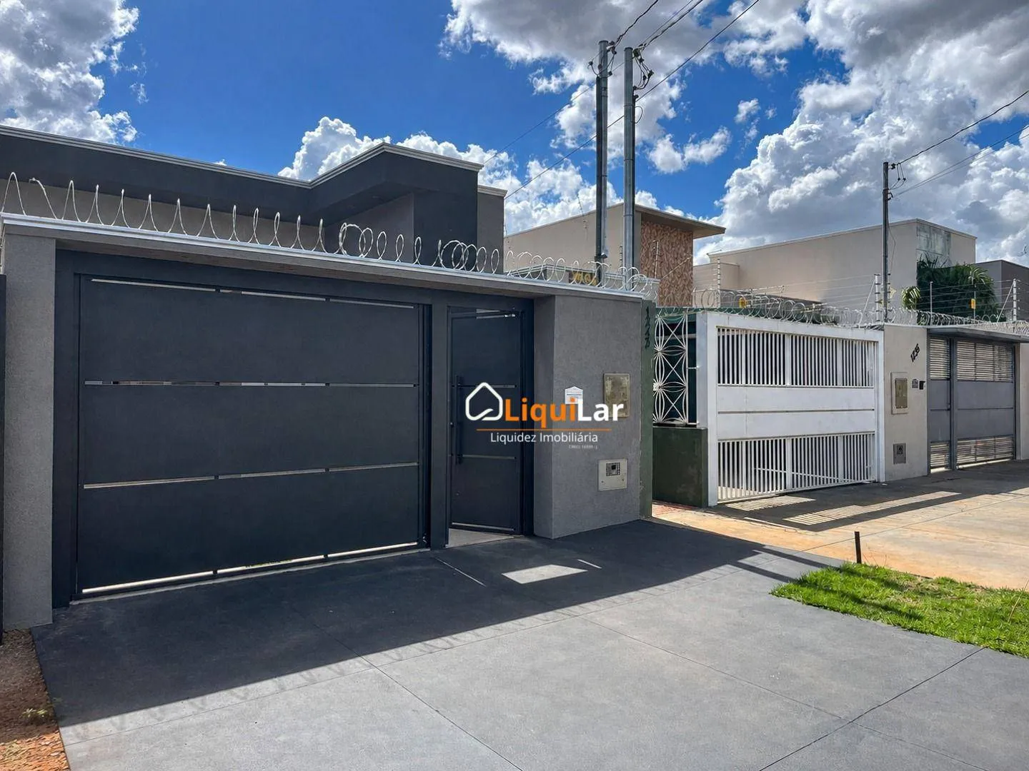 Foto do imóvel : Casa Nova à Venda na Vila Carlota com 2 Suítes e Piscina