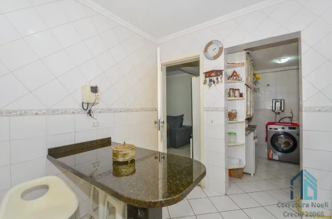 Imagem Sobrado 03 quartos c/suíte, ático, espaço nos fundos, no Tingui em Curitiba PR