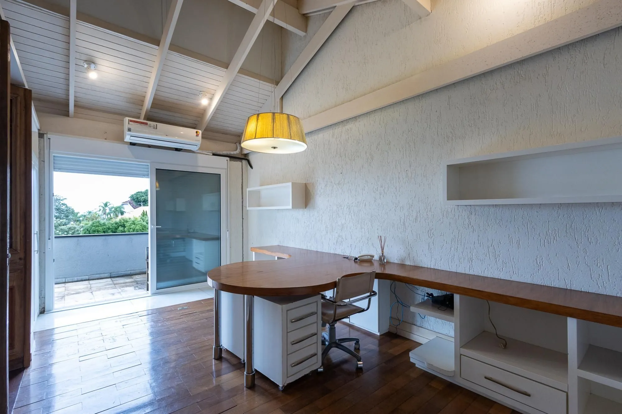 Imagem Casa com 4 dormitórios à venda, Jardim Isabel, Porto Alegre