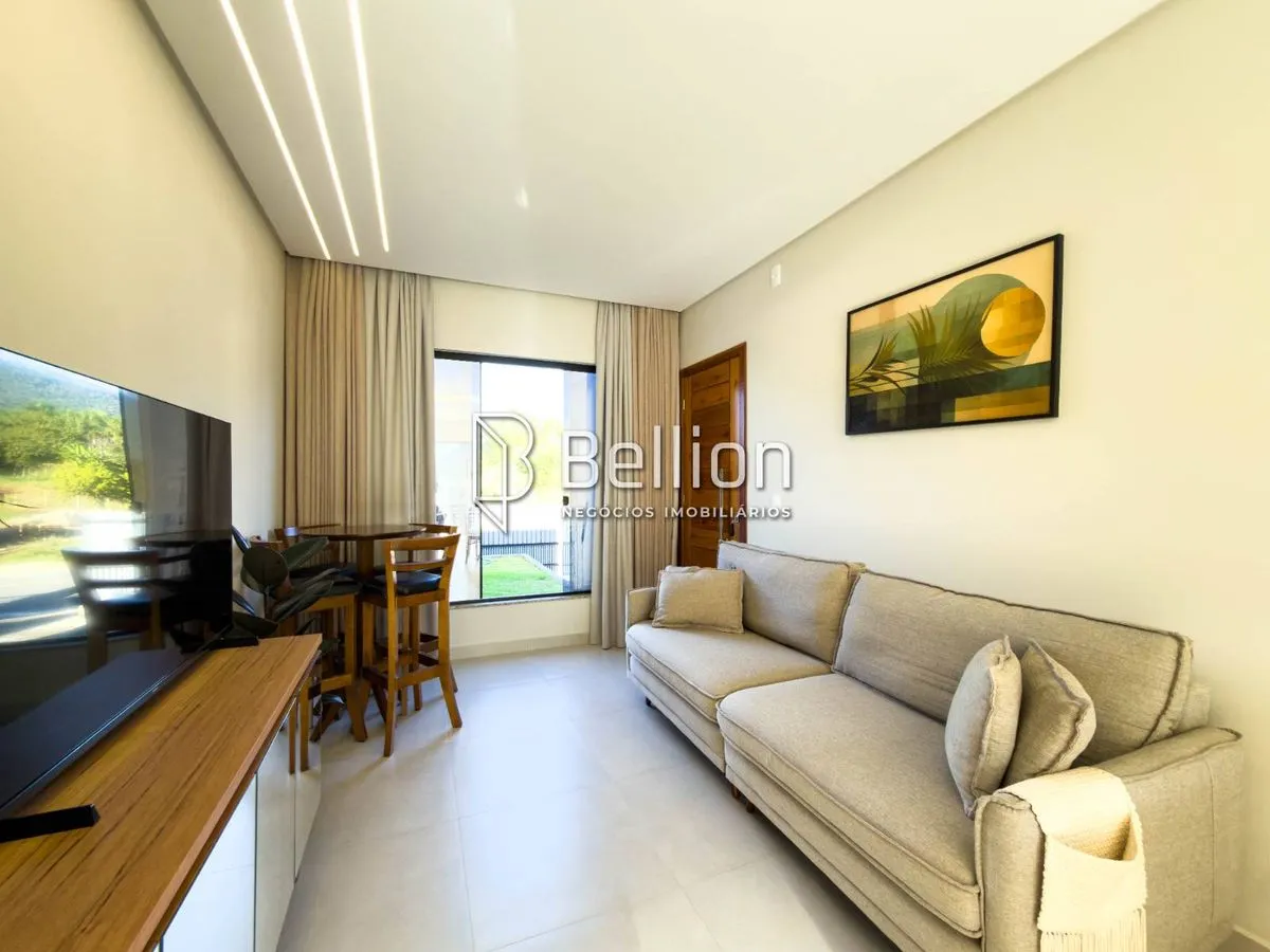 Imagem Casa ao Lado da Praça do Jeep Clube no Bairro Warnow, Indaial