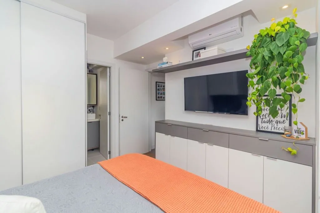 Imagem Apartamento mobiliado com sacada e vaga na Vila Ipiranga