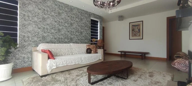 Imagem Casa em Condomínio para Venda em Teresópolis / RJ no bairro Prata