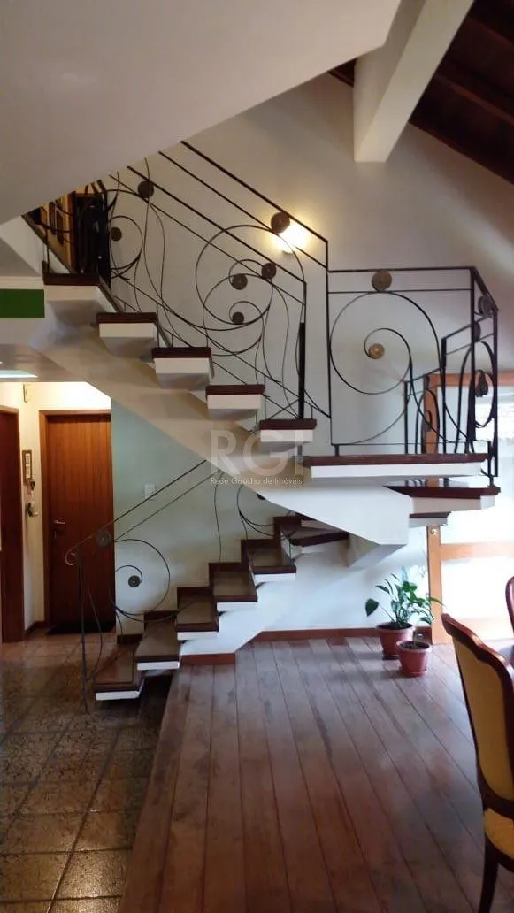 Imagem Casa para Venda - 432m², 3 dormitórios, 1 vaga - Tristeza