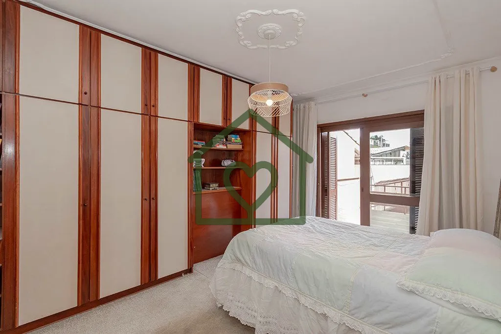Imagem CASA DE 360m², COM 2 ANDARES, PISCINA, AMPLO ESPAÇO EXTERNO, VARANDA GOURMET, 3 DORMITÓRIOS, 4 BA...