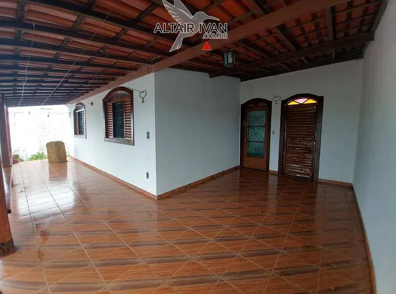 Imagem Casa antiga em bom estado